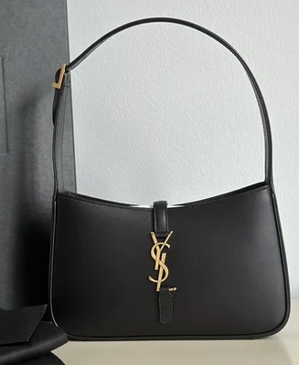 SAINT LAURENT LE 5 À 7 EN CUERO LISO Foto 1 de 4