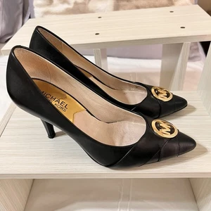 Michael Kors Schuhe/Absätze Damengröße 6M schwarz mit Goldrand - Bild 1 von 11