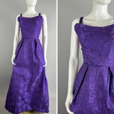 复古 50 年代 Rappi 紫色锦缎花卉派对礼服连衣裙女式 XS 码厚棉 — 第 1/4 张图片