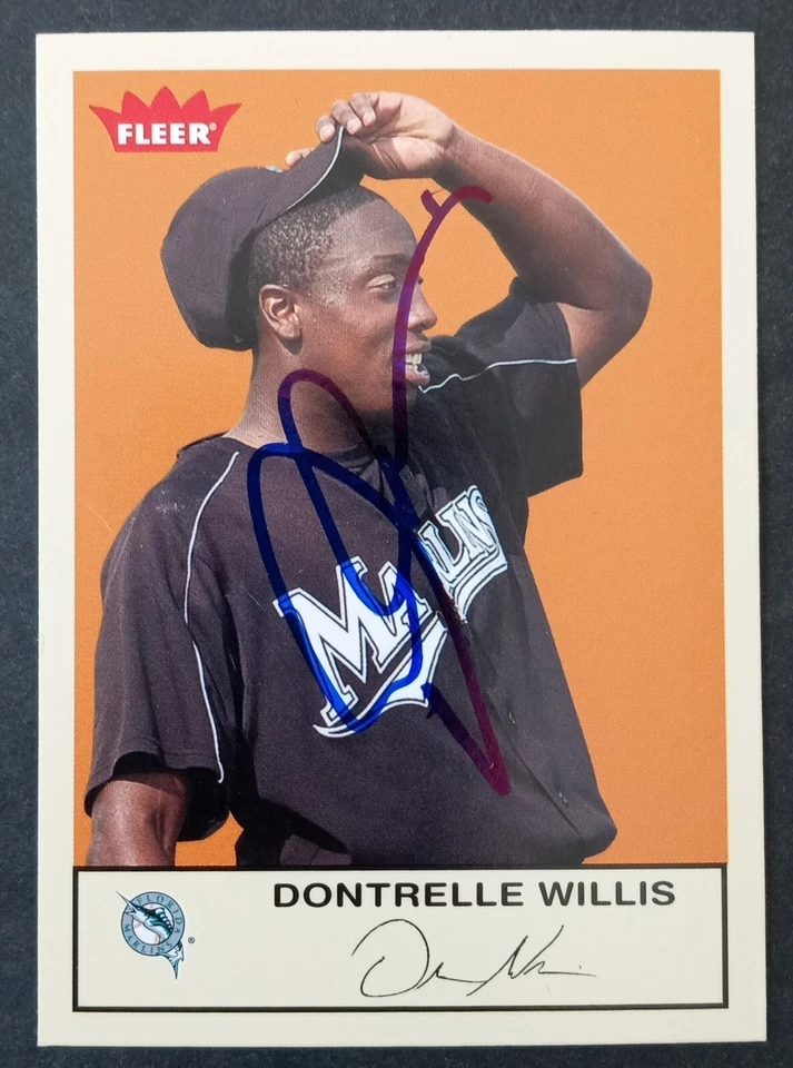 2005 Fleer SIGNED: Dontrelle Willis, MARLINS #285 - Image 1 of 1