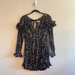 Likely Revolve Amira dunkel Blumen Rüschen Langarm Strampler Rüschen Damen 6 - Bild 1 von 11
