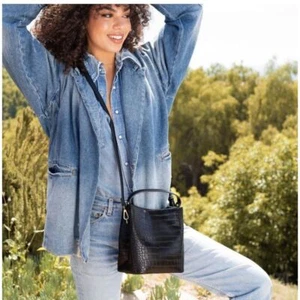 AOTA Elena Bucket Bag in Black NWT Shoulder Strap Cross body - Bild 1 von 8