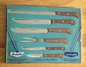 Medallion Stainless Steel Cutlery Serrated Knives With Genuine Wood handles NIB - Picture 1 of 4