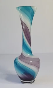Nasco mundgeblasene Glasvase blau & lila Wirbel, polierter Klarglasboden 8 1/4" - Bild 1 von 4