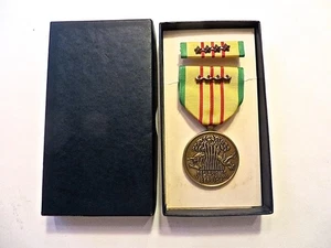 Original Vietnam Service Medal Set with 4 Campaign / Battle Stars - GI Issue Box - Bild 1 von 4