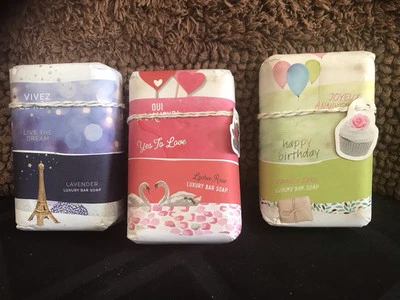 Juego de Jabón Mistral - Pastel de Vainilla, Lavanda, Rosa de Lichi Foto 1 de 2