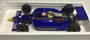 #51 EDDIE CHEEVER 2003 INDY 500 1/18 ACTION RED BULL CON COPERCHI RIMOVIBILI - Foto 1 di 3