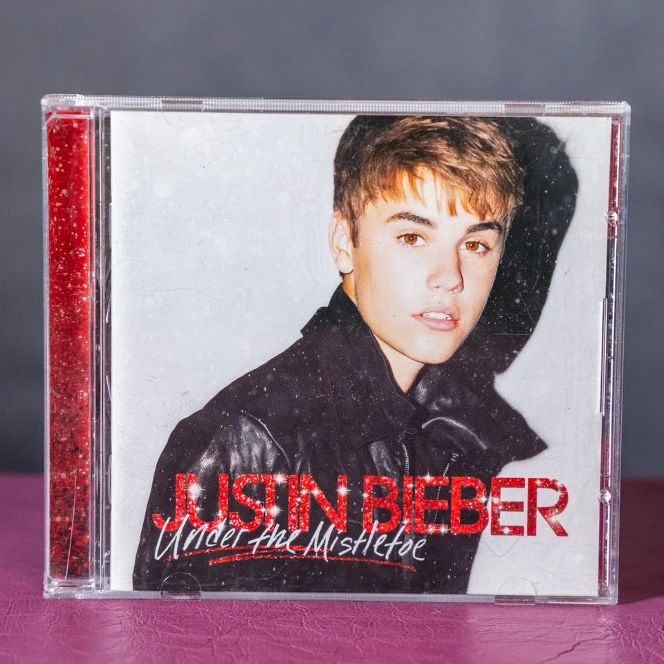 Justin Bieber - Álbum CD Under the Mistletoe - Bueno Foto 1 de 1