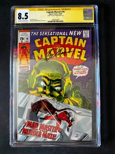 Captain Marvel #19 CGC 8.5 firmato da Roy Thomas 1969 Marvel - Foto 1 di 3