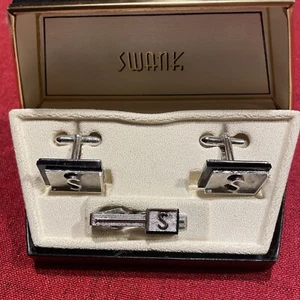 Swank Vintage Cuff Links /Tie Clip Boxed Set Silver Tone Monogram 3D “S” - Picture 1 of 21