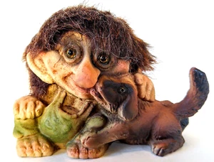 NyForm Troll "Troll mit Hund" 3" hoch 5" breit NEU mit Etikett Norweger #046 - Bild 1 von 6