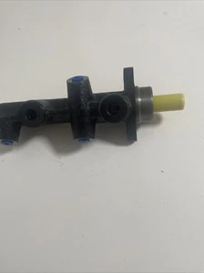 New Brake Master Cylinder for Volvo 740 1989-1992 760 1987-1990 780 1988-1991 - Picture 1 of 3