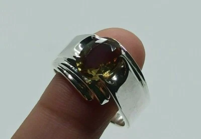 椭圆形切割 3 克拉变色亚历山大石纯银 925 手工制作男式戒指 — 第 1/4 张图片