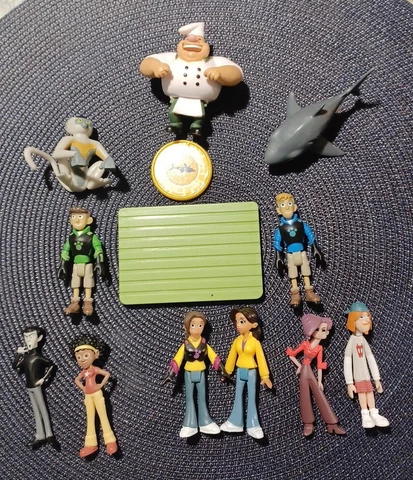 11 Figures Of Wild Kratts Bros. / 9 Story Cover