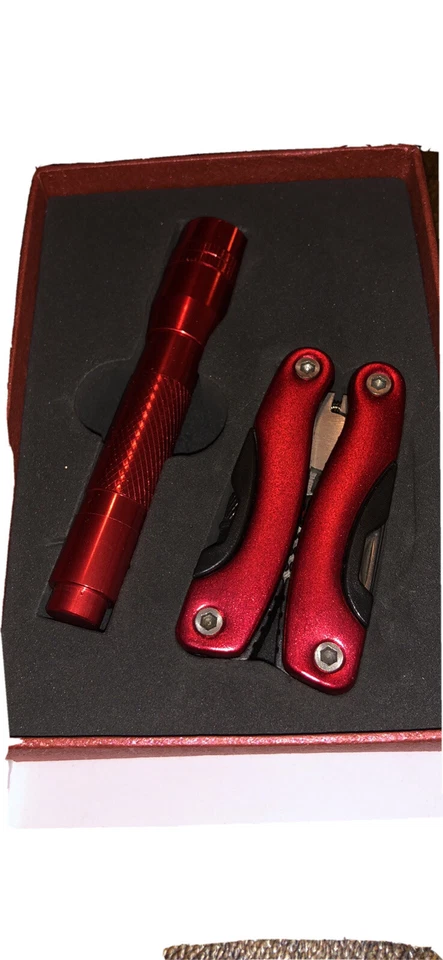 Многофункциональный инструмент и фонарик Rothco - Изображение 1 из 1