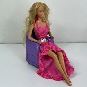 Vtg Mattel 1982 BARBIE Twirly Curls Superstar Era Doll 5579 Chair Skirt Swimsuit - Picture 1 of 16
