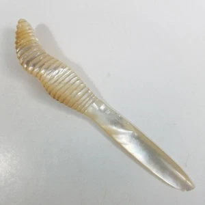 Vintage geschnitztes Perlmutt Buttermesser Kaviar 4,75" gerippt Seidenraupe MOP - Bild 1 von 11
