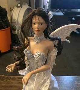 Bambola Ashton Drake Galleries Winter Wings - Foto 1 di 12