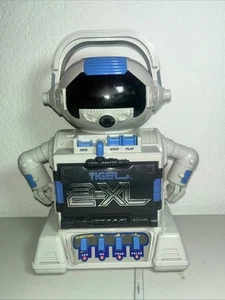 2-XL The Talking Robot MIB Tiger Electronics 1992 Vintage Needs Batteries - Picture 1 of 7