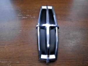 Lincoln MKZ 2010 2011 2012 - emblema de guardabarros con logotipo de Lincoln lado derecho del pasajero - Imagen 1 de 8