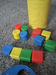 1977 Fisher Price Baby's First Blocks Shape Sorter Bucket With 12 Shapes Vintage - Picture 1 of 4