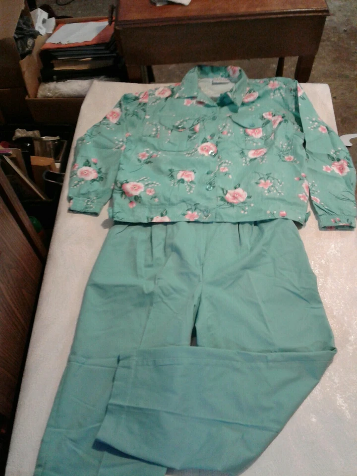 Vintage Jantzen Women Petite 2 Piece Pant Suit Floral Pattern Teal (CB2) - Image 1 of 4