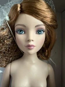 TONNER VDC VIRTUAL DOLL CON ELLOWYNE WILDE NUDE WIGGED 16” BABY DOLL BASIC RED - Picture 1 of 16