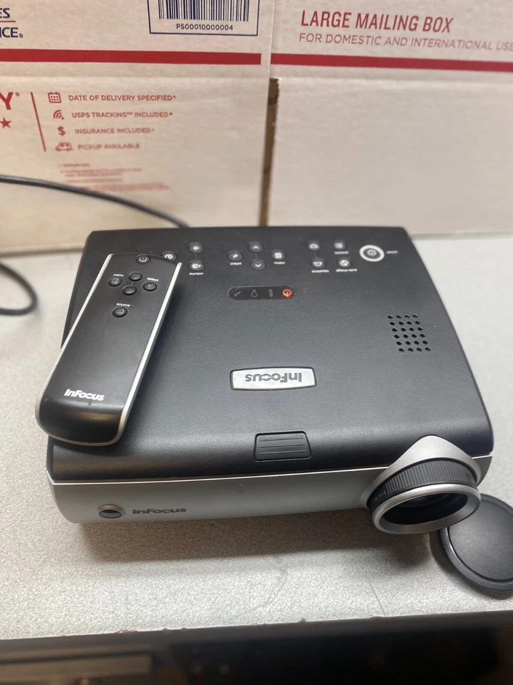 Infocus IN34EP 2500 Lumens 1024 x 768 DLP Projector W/ Lamp *Tested* - Image 1 of 4