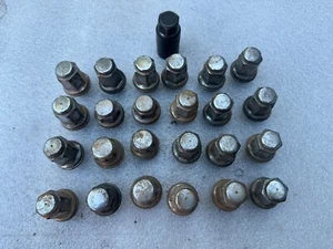 Set 24 Genuine OEM Factory Toyota Tacoma Wheel Lugs Locks Nuts w/ Lock Lug +Key - Picture 1 of 8