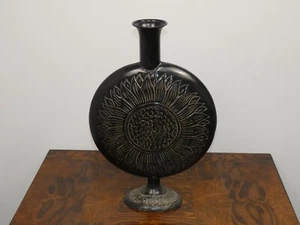 18"x12"x4.5" Black UMA Iron Vase - Picture 1 of 3