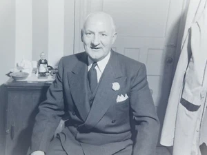 Boyd Golder 1949 Utica NY Bürgermeister original altes Foto Negativ Q14 - Bild 1 von 3