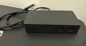 Microsoft 1661 PF3-00005 Docking Station per Microsoft Surface Pro 3, 4, 5, 6 - Foto 1 di 4