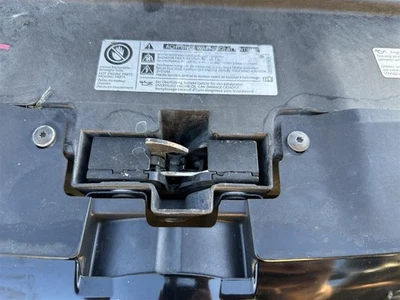 Cierre capó delantero 2011 12 13 14 15 16 17 18 Volkswagen Jetta Foto 1 de 4