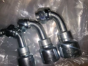 Lotto di 3 raccordi girevoli femmina stelo 90 gradi piegato tubo corto JIC 212 1JSCS 672 - Foto 1 di 3