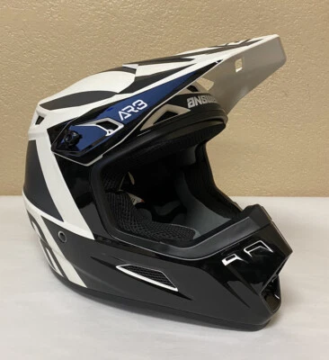 Answer Racing 3 Phantom HE BLK/WHT Youth Size: Small Date: 0521 PN #446391 /#H63 - Image 1 of 4