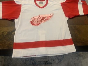 Vintage Authentic Detroit Red Wings Jersey - Picture 1 of 10