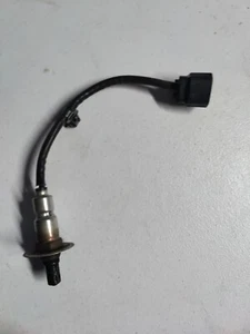 Sensor de oxígeno Subaru NTK 22641 AA650 genuino usado - Imagen 1 de 2