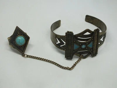 Hermoso Anillo de Cóctel Tono Latón con Conjunto de Brazalete Encadenado Cabinas Esmalte Turquesa Foto 1 de 4