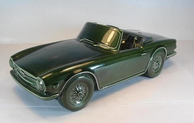 PiWi Keramik ca. 1/18 Triumph TR 6 Cabrio grün Länge 26cm #3204 - Bild 1 von 4