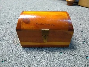 Vintage 5-1/2" Mini Cedar Chest Jewelry Box Cedar Bushkill Falls, Pennsylvania - Picture 1 of 6