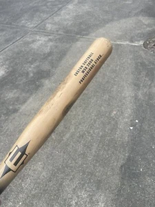 Bate de béisbol de softbol lanzamiento lento de madera Easton WSB 2000, 34”, 30 OZ. - Imagen 1 de 5