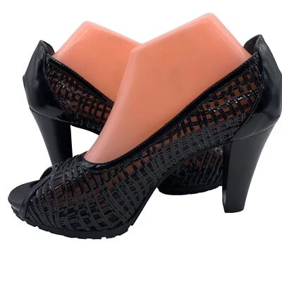 Zapatos de tacón Aquatalia peep toe recortados con láser charol negro para mujer talla 9” Foto 1 de 4