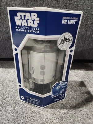 Star Wars Galaxy's Edge Trading Outpost Design A Droid R2 Unidad Sin usar, en caja por Hasbro Foto 1 de 2