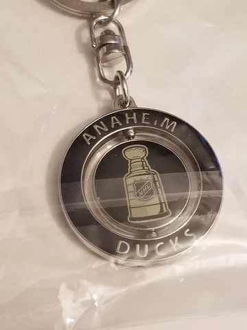 Anaheim Ducks Stanley Cup Champion 2007 JF Sports Spinner Keychain 2892 Cover