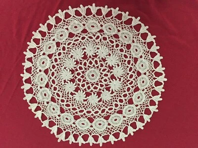Ancien magnifique napperon en dentelle d'Irlande écru : 33 cm - Photo 1/4