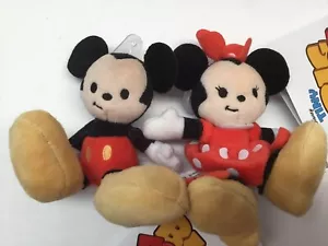 DISNEY Store MICKEY & MINNIE ~ SET DI 2 MICRO PELUCHE PICCOLI GRANDI PIEDI 3,5" H NUOVI CON ETICHETTE - Foto 1 di 11