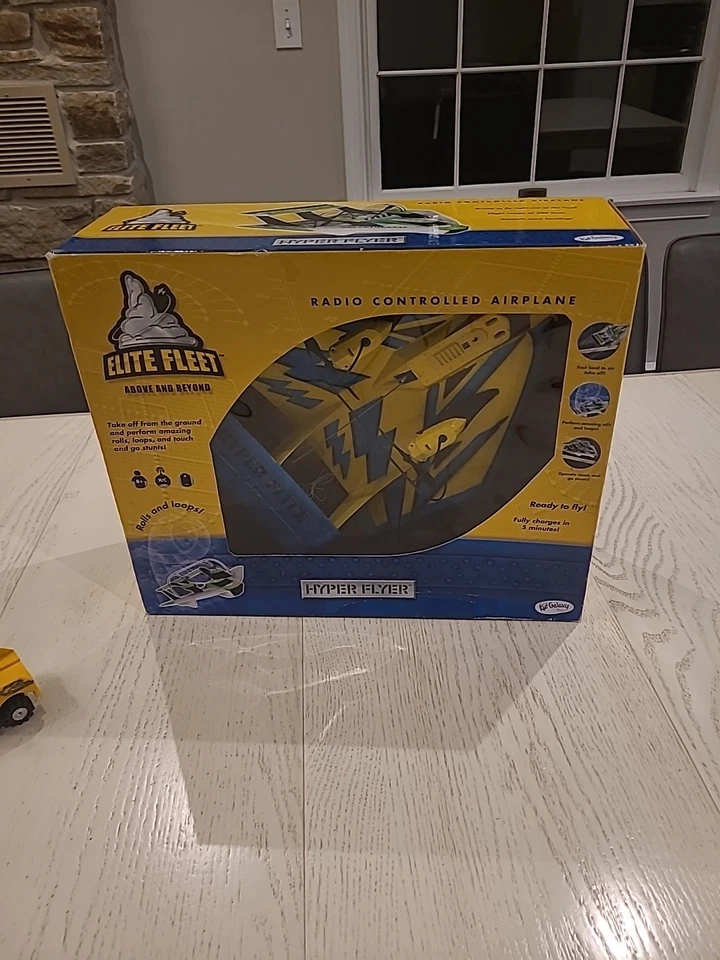 Hyper Flyer Radio Controlled Airplane - Image 1 of 4