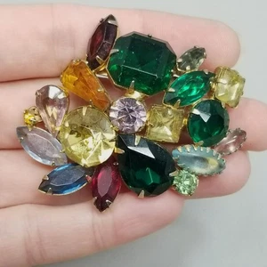 Vintage Colorful Glass Rhinestone Brooch Lapel Pin Green Yellow Gold Tone - Picture 1 of 7