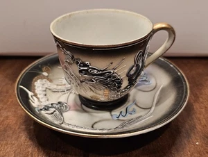 Set tazze da tè e piattini vintage Dragon Ware dipinti a mano Emerson Giappone blu nero - Foto 1 di 8