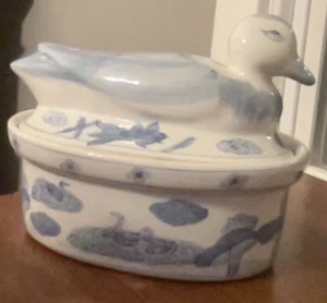 Vintage Porcelain Covered Serving Dish. Delft Blue & White Duck. 10" Long. - Picture 1 of 6